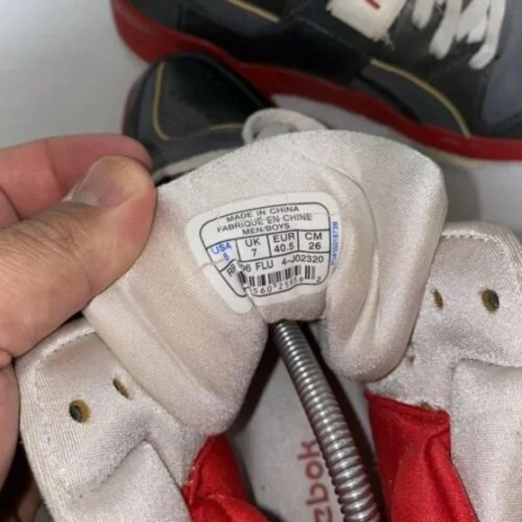 Reebok Commitment Mid RARE RETRO D Silver White Red Shark 8 Vintage
